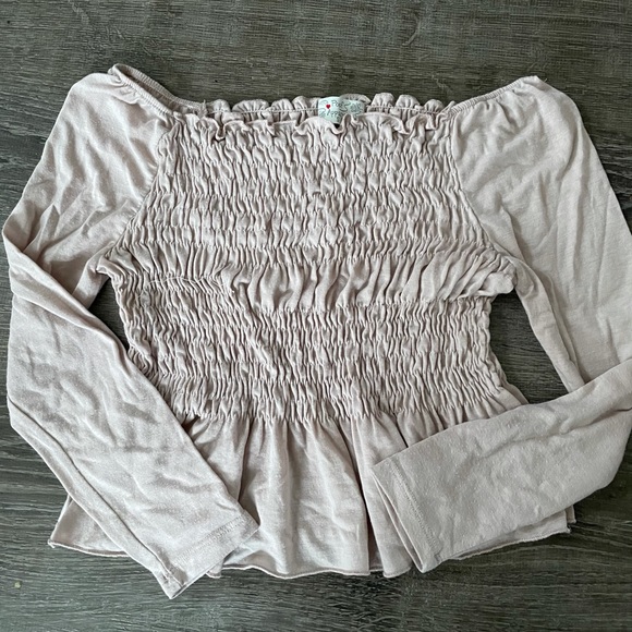 Light pink off the shoulder top - Picture 1 of 3